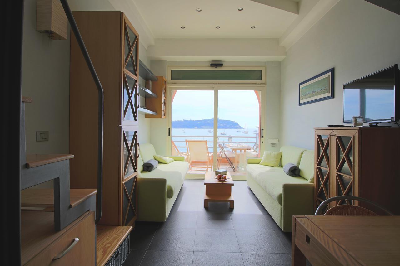 Studio Bay View By Icasamia Apartment วีลล์ฟรองซ์-ซูร์-แมร์ ภายนอก รูปภาพ